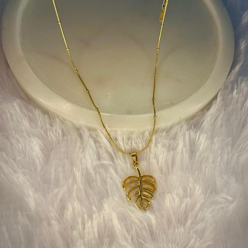 Stainless steel White Leaf Pendant Necklace